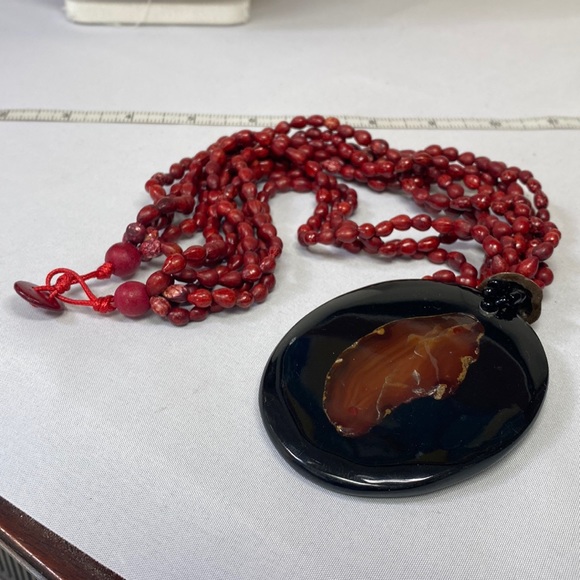 Beautiful multi strand red seed bead necklace with large medallion - Picture 2 of 9